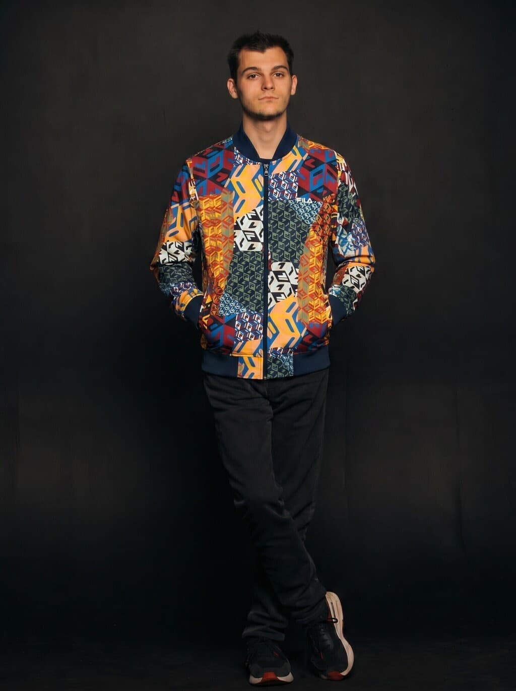 Campera Bomber Fila Mav Estampada Multicolor Hombre Original